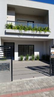 Sobrado Com 3 Dormitórios no Itacolomi em Balneário Piçarras