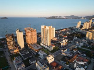 Apartamento Com 3 suítes no Centro em Balneário Piçarras
