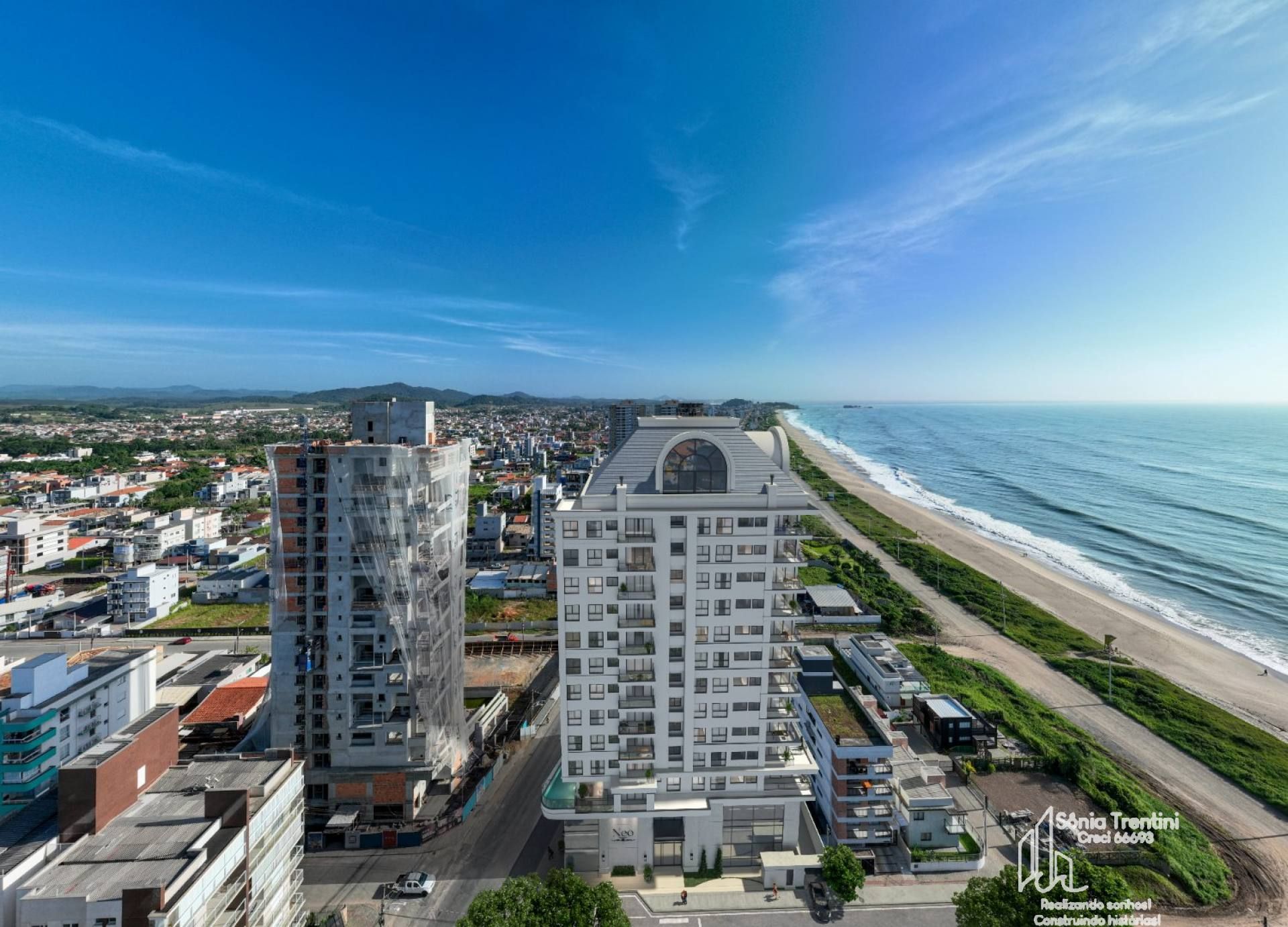 Apartamento com 3 suítes Quadra Mar em Balneário Piçarras