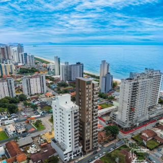 Apartamento com 2 Suítes no Centro em Balneário Piçarras