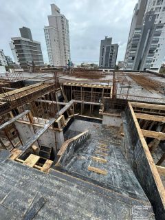 Apartamento com 3 Suítes no Itacolomi em Balneário Piçarras