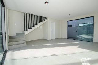 Sobrado com 2 Suítes Na Armação em Penha