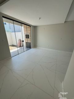 Sobrado com 3 Quartos no Itacolomi em Balneário Piçarras