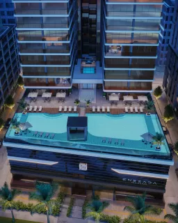 Apartamento Frente Mar com 4 suítes na Meia Praia em Itapema
