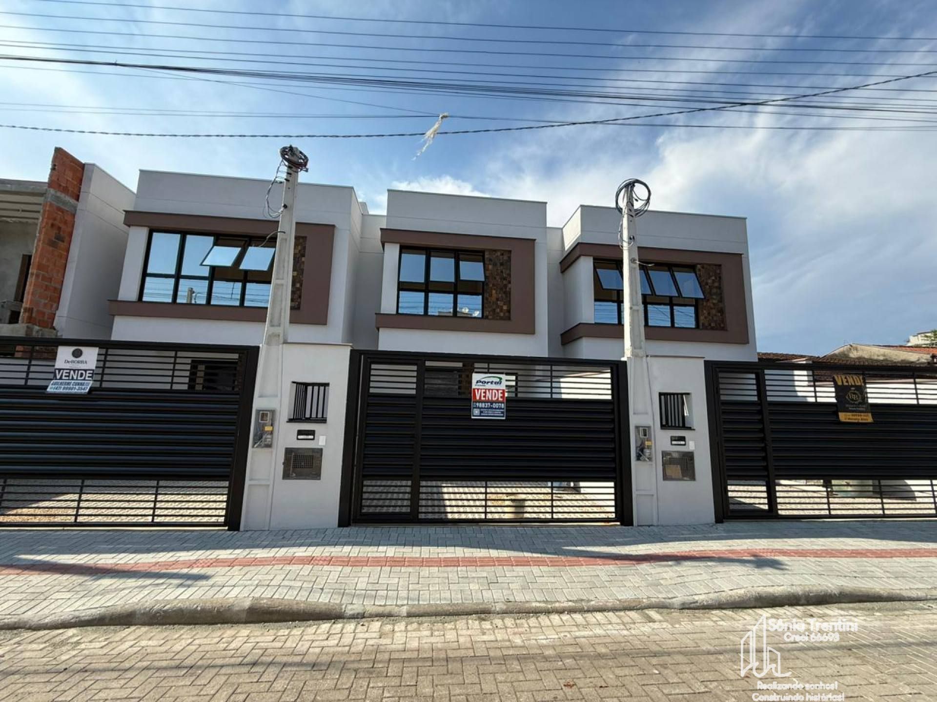 Sobrado com 3 suítes no Itacolomi em Balneário Piçarras