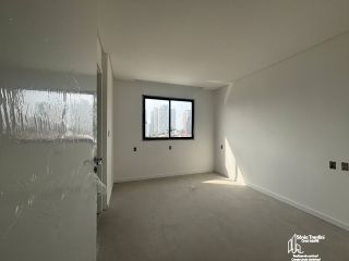 Apartamento com 3 Suítes no Itacolomi em Balneário Piçarras