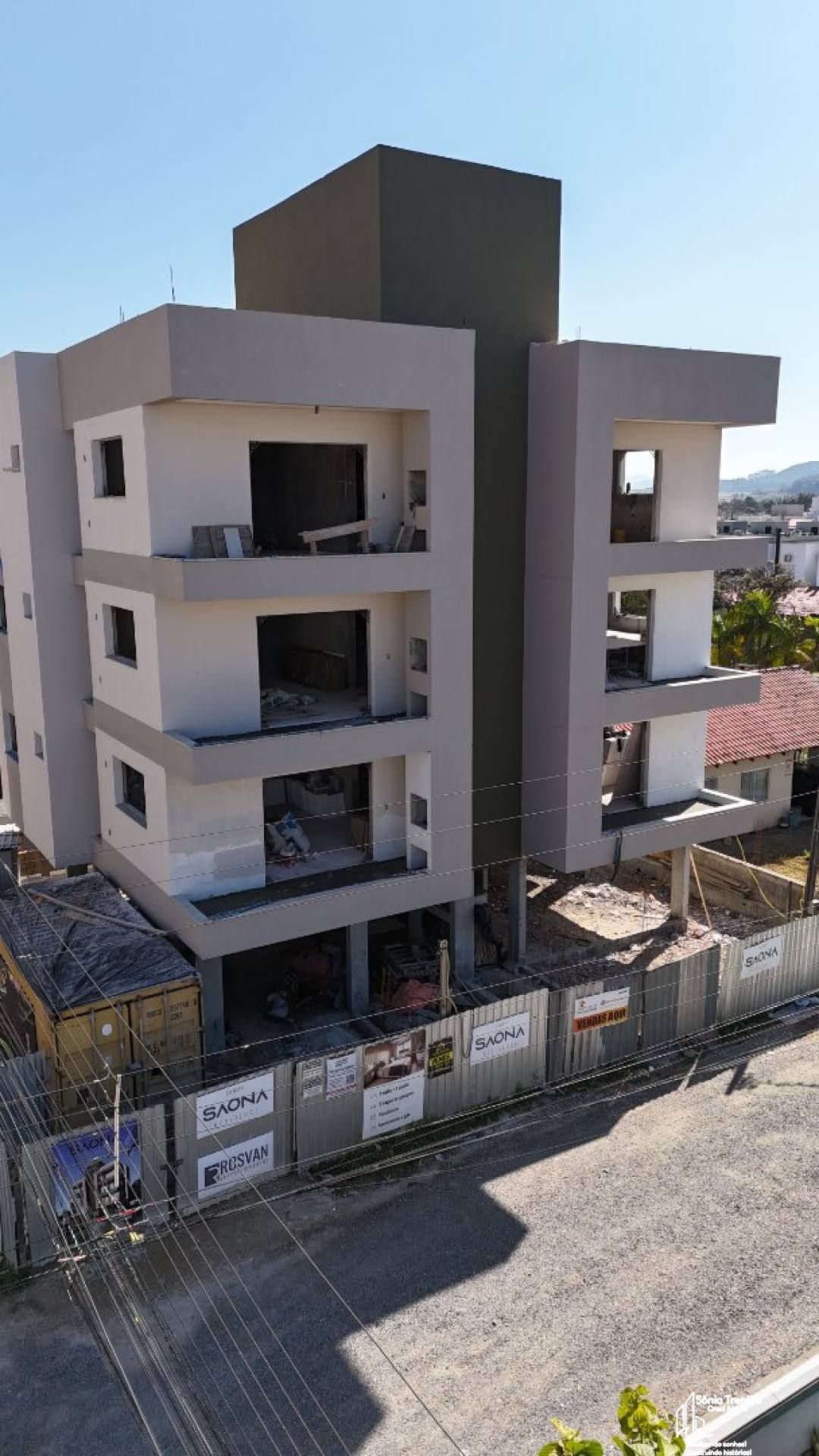 Residencial Saona - Apartamento com 2 Dormitórios a 350m da Praia