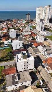 Apartamento com 2 Dormitórios a 350m da Praia