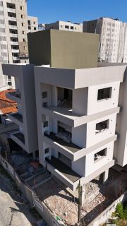 Apartamento com 2 Dormitórios a 350m da Praia