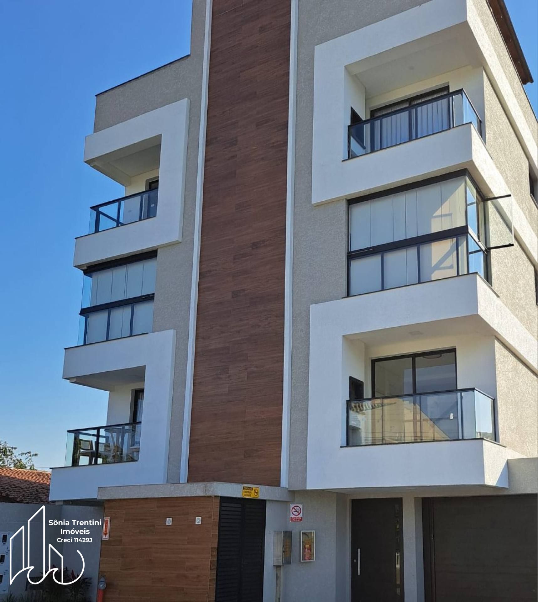 Residencial Salomão - Apartamento com 1 Suíte e 1 Dormitório na Praia Alegre em Penha