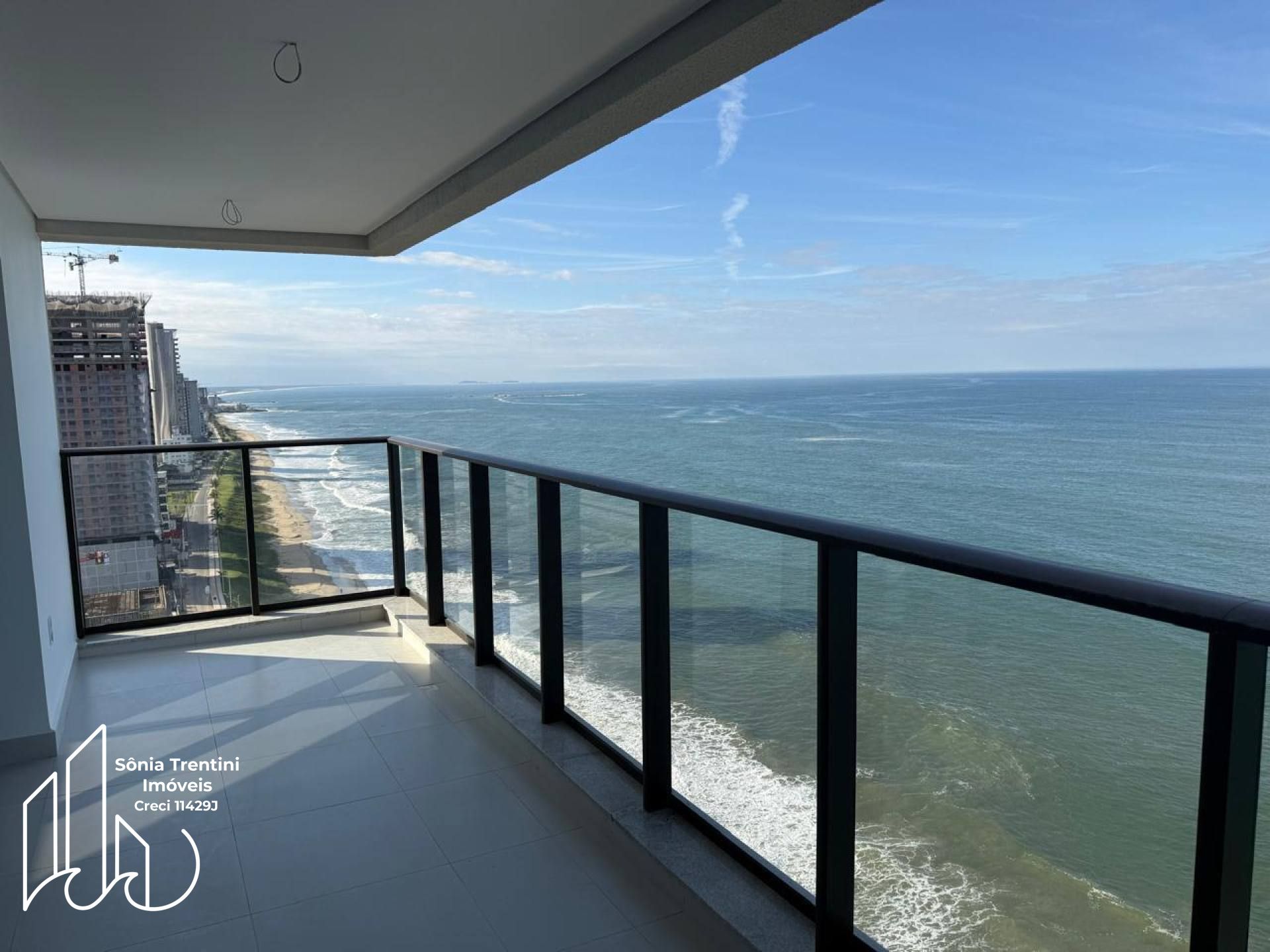 Grant Home Club - Apartamento com 3 Dormitórios Frente Mar em Barra Velha