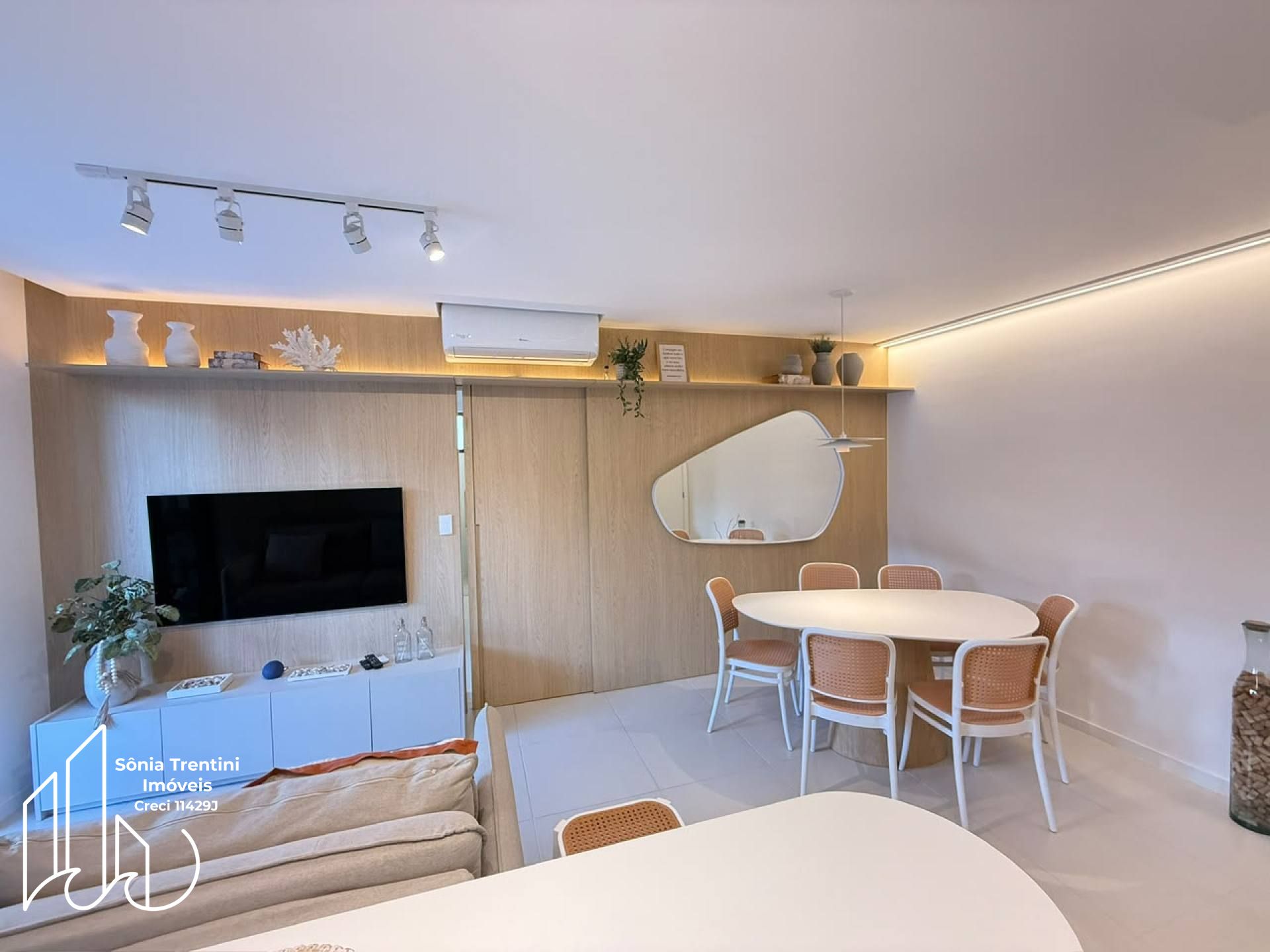 Atlântico Beach Club - Apartamento Mobiliado com 2 Dormitórios no Centro em Balneário Piçarras