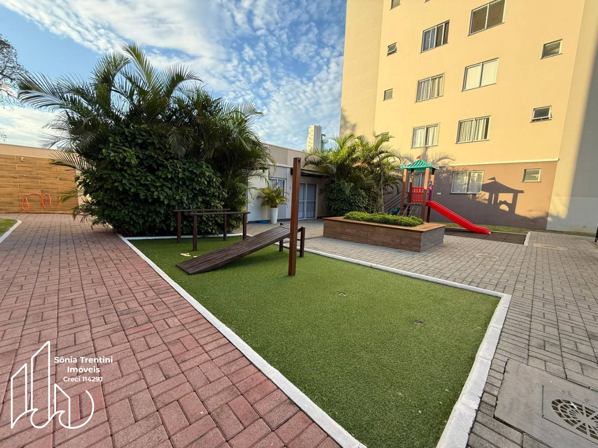 Santorini Confort Club - Apartamento Mobiliado com 2 Dormitórios no Centro em Balneário Piçarras