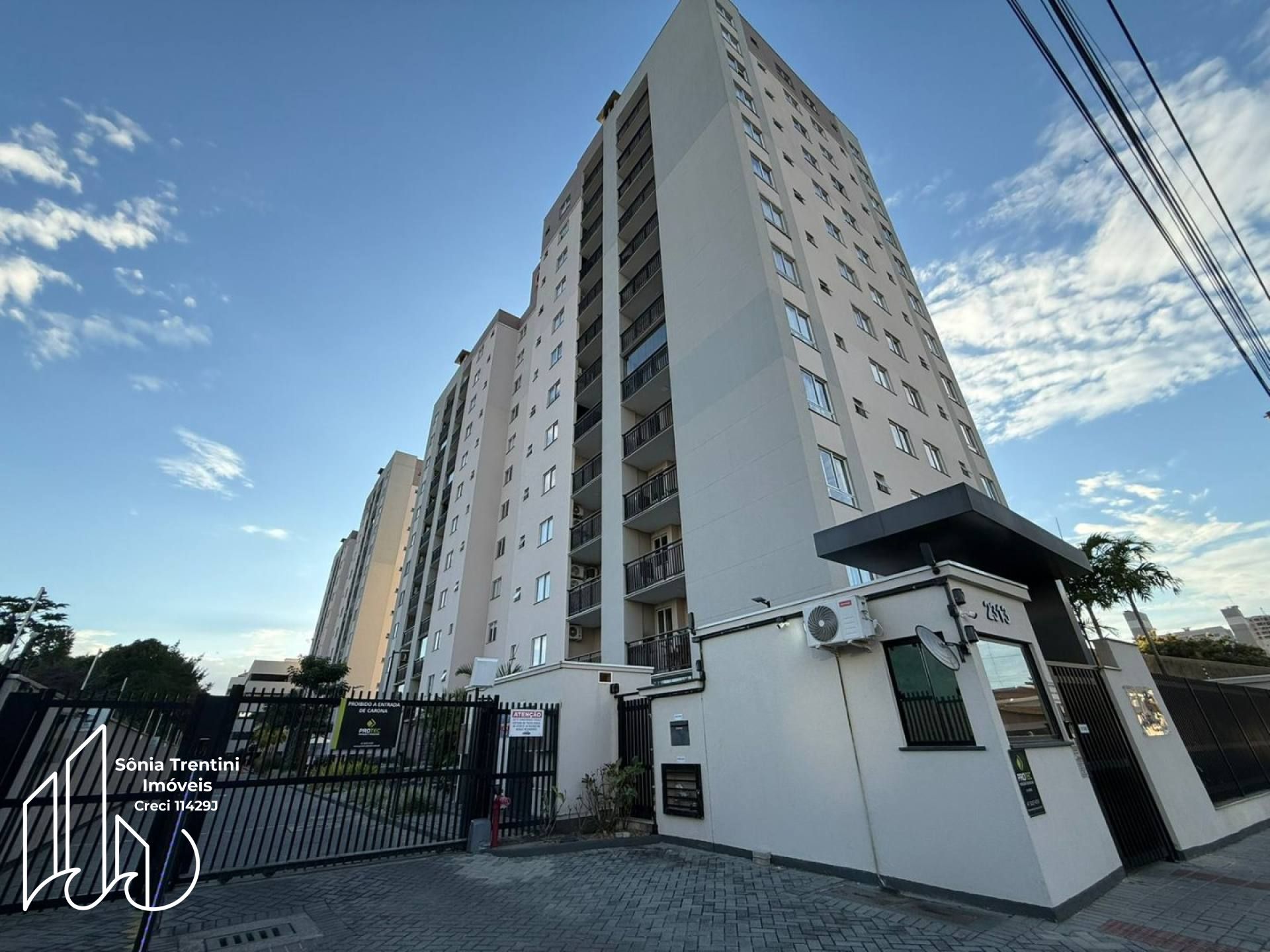 Santorini Confort Club - Apartamento Mobiliado com 2 Dormitórios no Centro em Balneário Piçarras
