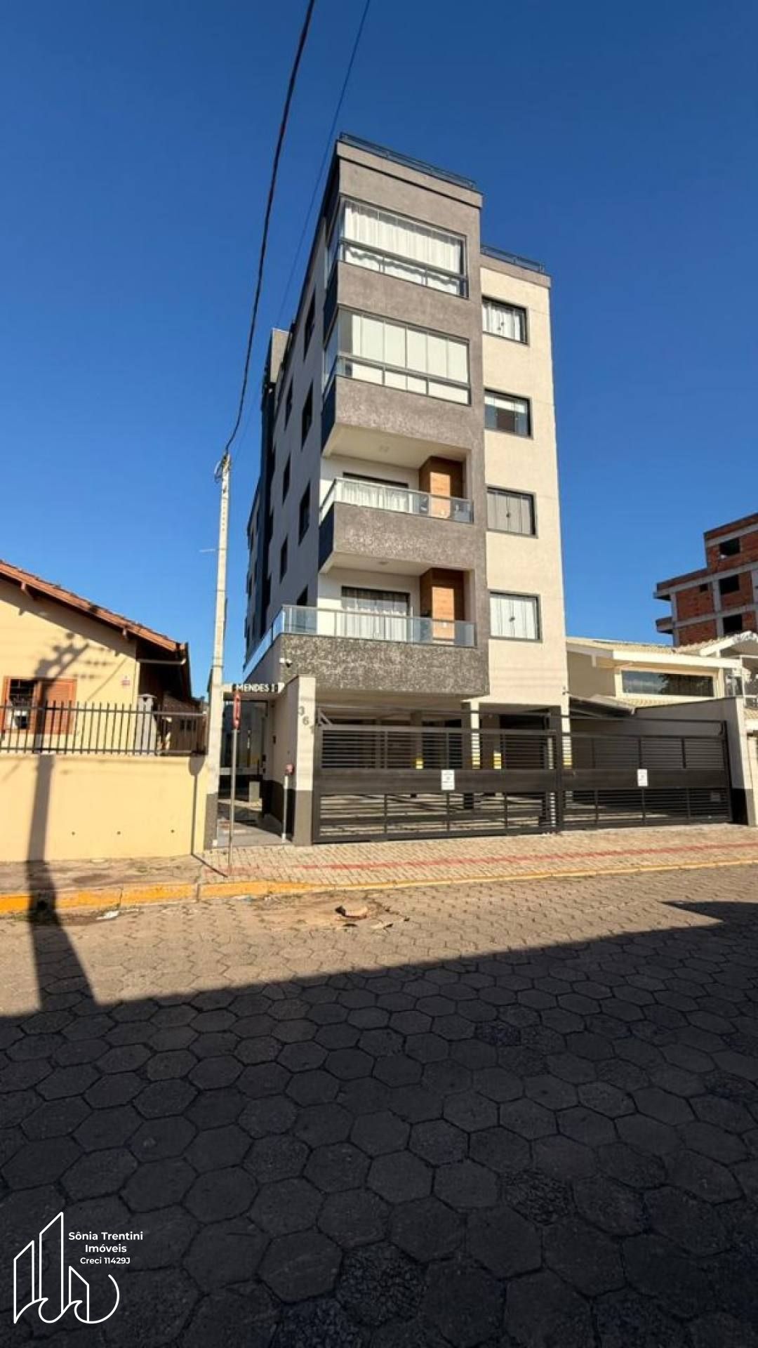 Apartamento com 1 Suíte e 1 Dormitório no Centro de Balneário Piçarras