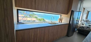 Apto NOVO semi mobiliado FRENTE MAR em Cabeçudas