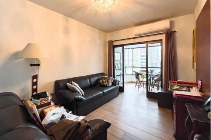 Apto bem localizado no Centro de Balneário Camboriu