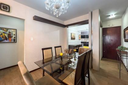 Apto bem localizado no Centro de Balneário Camboriu