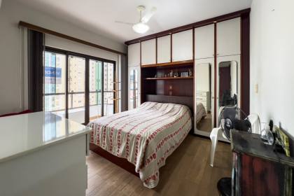 Apto bem localizado no Centro de Balneário Camboriu