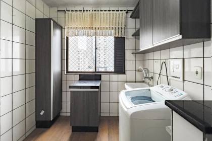 Apto bem localizado no Centro de Balneário Camboriu