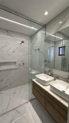 Sobrado totalmente mobiliado com piscina na Ressacada