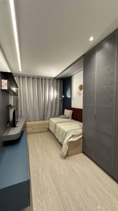 Sobrado totalmente mobiliado com piscina na Ressacada