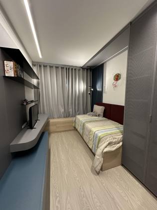 Sobrado totalmente mobiliado com piscina na Ressacada