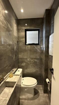 Sobrado totalmente mobiliado com piscina na Ressacada