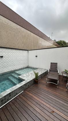 Sobrado totalmente mobiliado com piscina na Ressacada