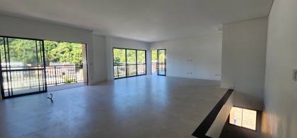 Cobertura Duplex Nova Frente Mar em Cabeçudas