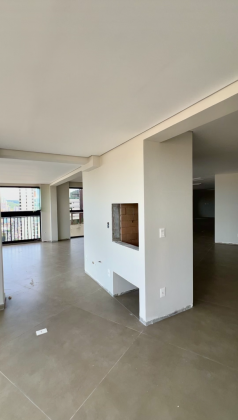 Jóia Rara no centro de  Itajaí, 4 suítes com 4 vagas