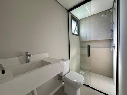 Apartamento Novo Decorado 3 dorms na Praia Brava