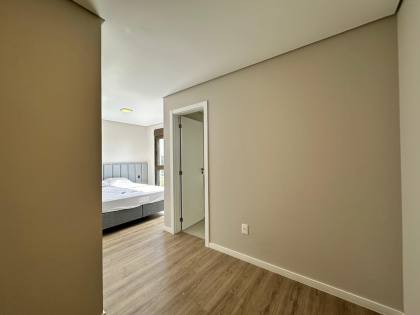 Apartamento Novo Decorado 3 dorms na Praia Brava