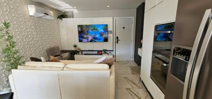 Apto mobiliado próximo ao mar em Cabeçudas