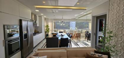 Apto mobiliado próximo ao mar em Cabeçudas