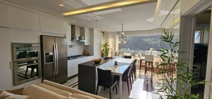 Apto mobiliado próximo ao mar em Cabeçudas