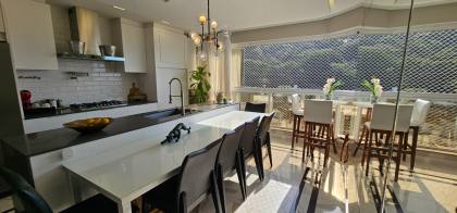 Apto mobiliado próximo ao mar em Cabeçudas