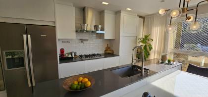 Apto mobiliado próximo ao mar em Cabeçudas