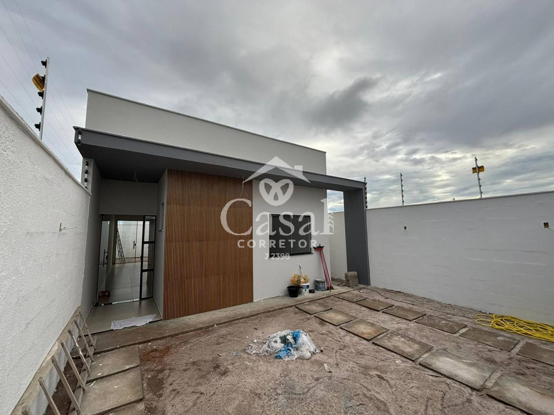 CASA EM CONSTRUÇÃO NA REGIÃO DO SIM