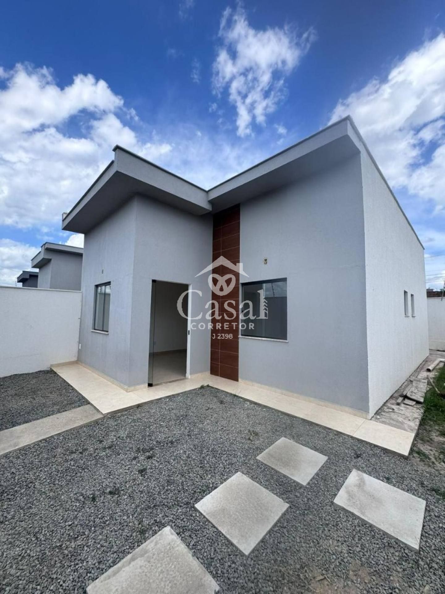 CASA NA REGIÃO DA MANGABEIRA