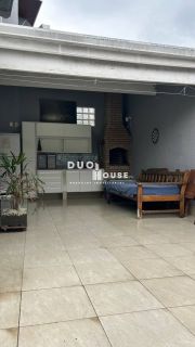 Casa de 3 Dormitórios com Suíte, Closet e Área Gourmet em Condomínio