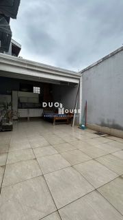 Casa de 3 Dormitórios com Suíte, Closet e Área Gourmet em Condomínio