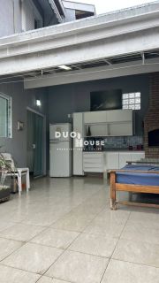 Casa de 3 Dormitórios com Suíte, Closet e Área Gourmet em Condomínio