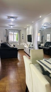 Casa de 3 Dormitórios com Suíte, Closet e Área Gourmet em Condomínio