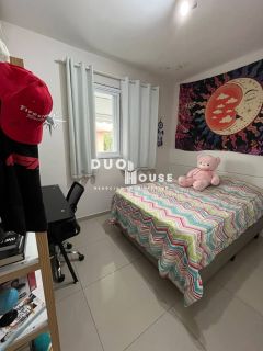 Casa de 3 Dormitórios com Suíte, Closet e Área Gourmet em Condomínio