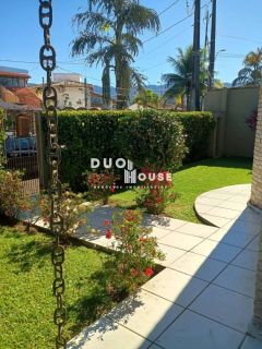 Casa com 3 Dormitórios, Piscina e 3 Vagas em Caraguatatuba