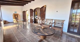 Casa com 3 Dormitórios, Piscina e 3 Vagas em Caraguatatuba