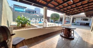 Casa com 3 Dormitórios, Piscina e 3 Vagas em Caraguatatuba
