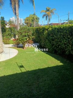 Casa com 3 Dormitórios, Piscina e 3 Vagas em Caraguatatuba