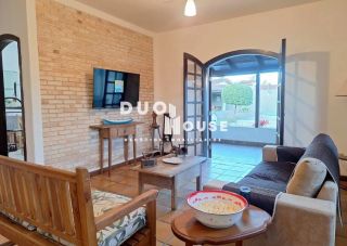 Casa com 3 Dormitórios, Piscina e 3 Vagas em Caraguatatuba